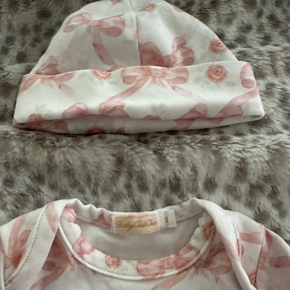 Baby Club Chic Bows and Roses Gown & Hat Set Newborn Girl - Picture 3 of 3